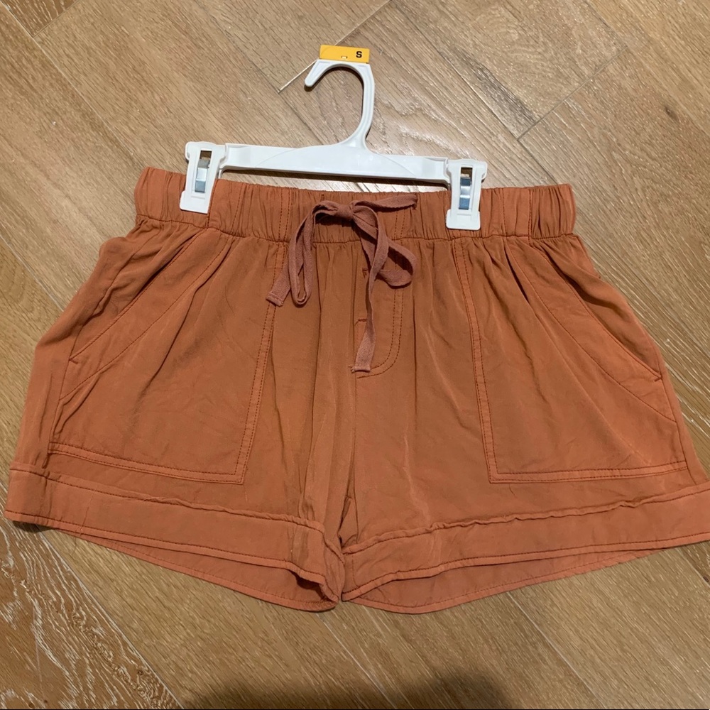 VICI Rust flowy shorts
